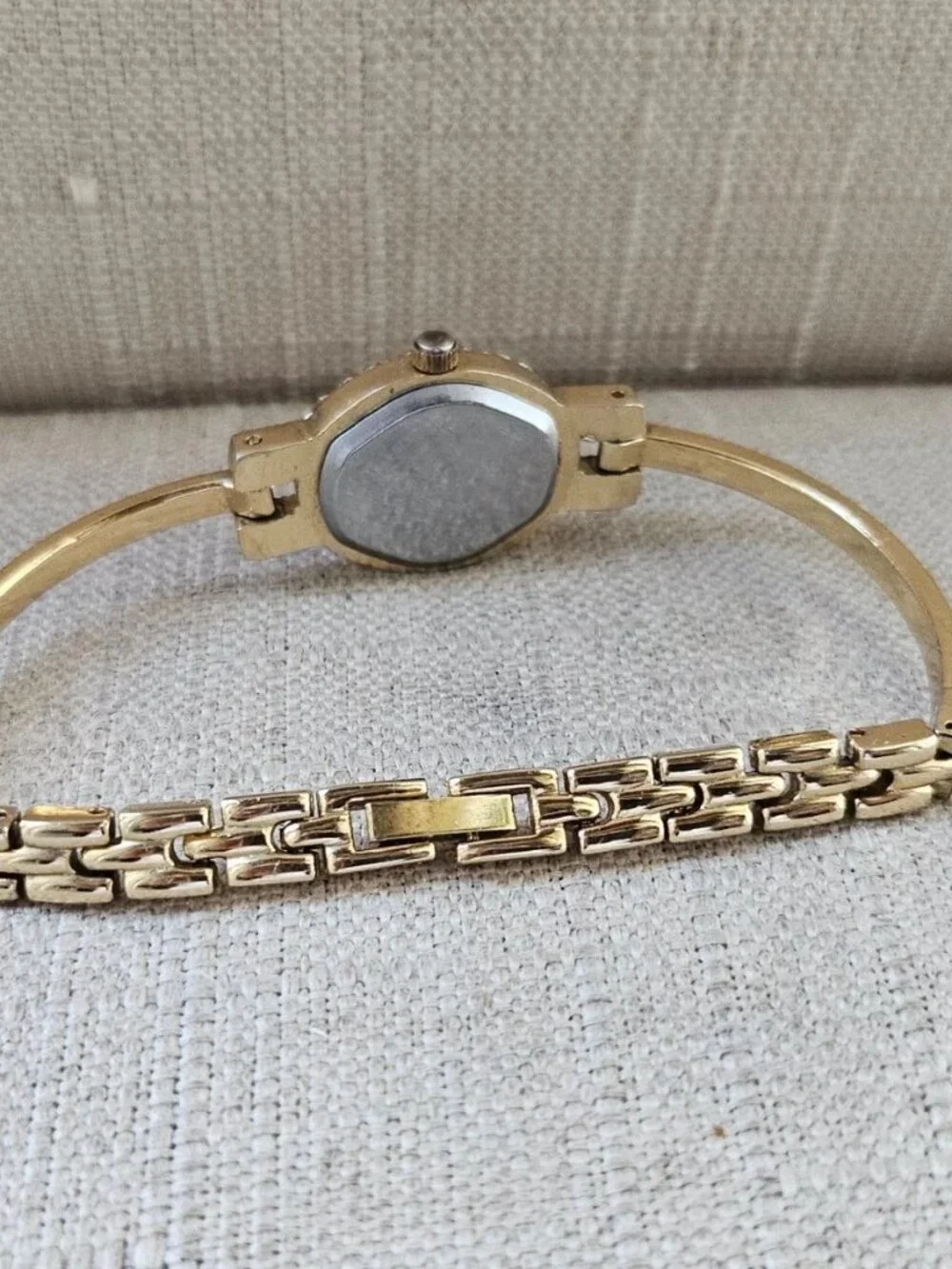 Vintage Bora Ladies Wristwatch Crystal accent Bezel Band Japan Movt Analog Watch